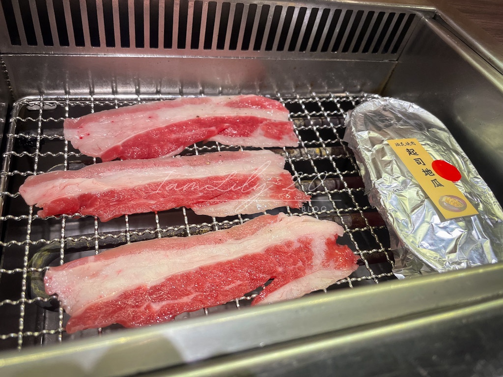 [台北•信義]油花旋轉吧！燒肉！獨家日式燒肉體驗，迴轉式取餐新概念！ @IamLily 2.0